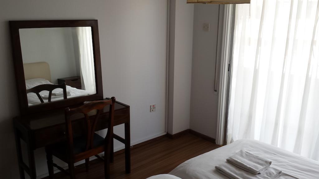 Francis Apartments Λάρνακα Δωμάτιο φωτογραφία